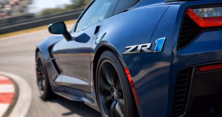 Car | Lightning Lap: Corvette ZR1 Sets New Record