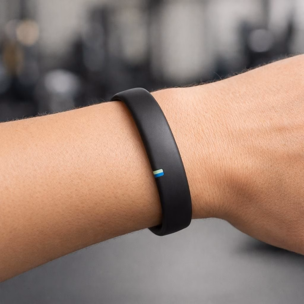 fittech-fitnesswearable-googles-screenless-fitbit-band-buzz
